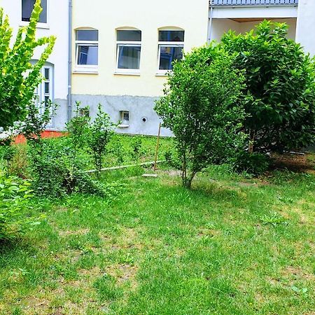 Room In City Center Halle With Shared Bathroom & Kitchen - Free Wifi, Netflix, Ipad & Ground Floor Luaran gambar