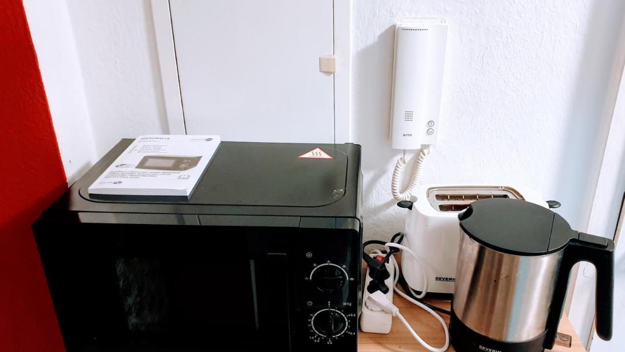 Room In City Center Halle With Shared Bathroom & Kitchen - Free Wifi, Netflix, Ipad & Ground Floor Luaran gambar